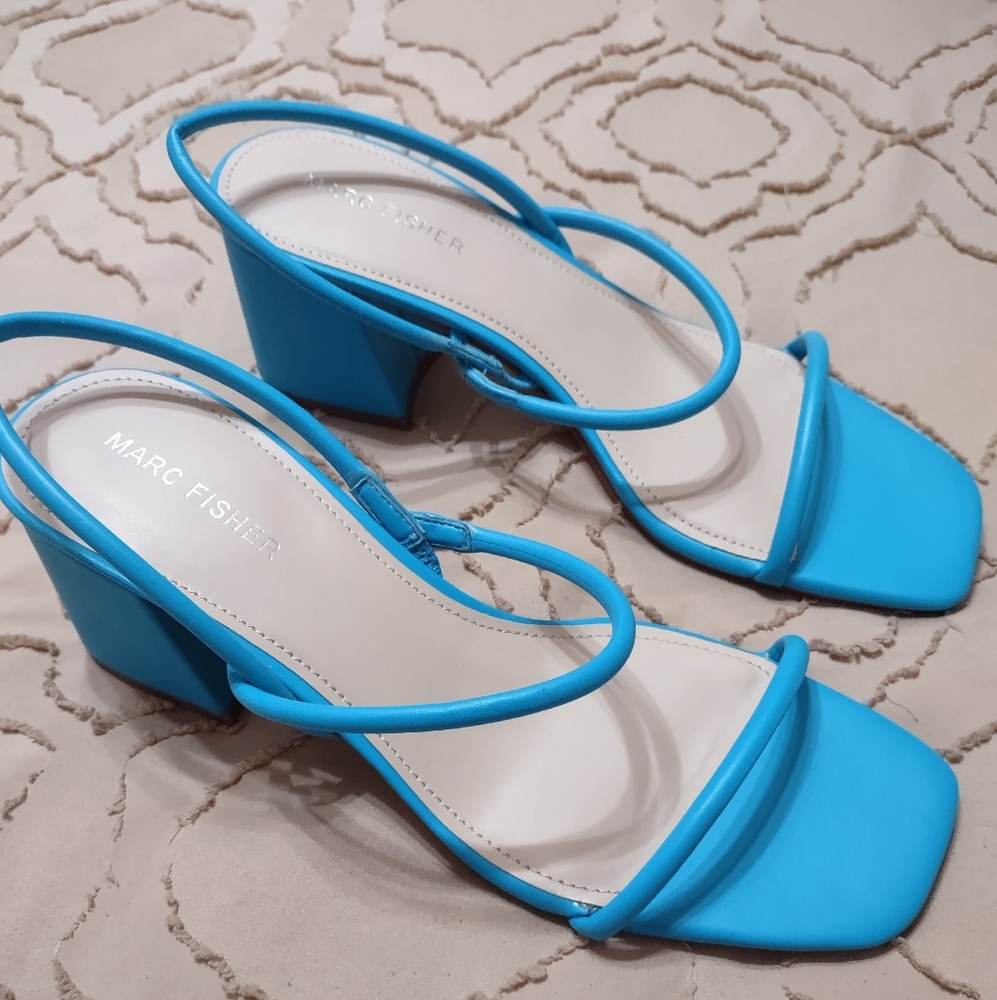 NEW! MARC FISHER block heel sandals, turquoise blue color